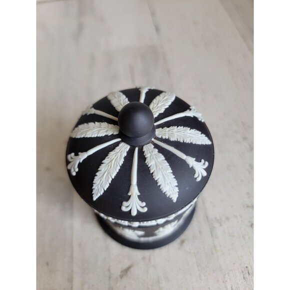 Wedgwood black mini tobacco‎ pot jar vintage Victorian angel Olympian lidded - Picture 6 of 9